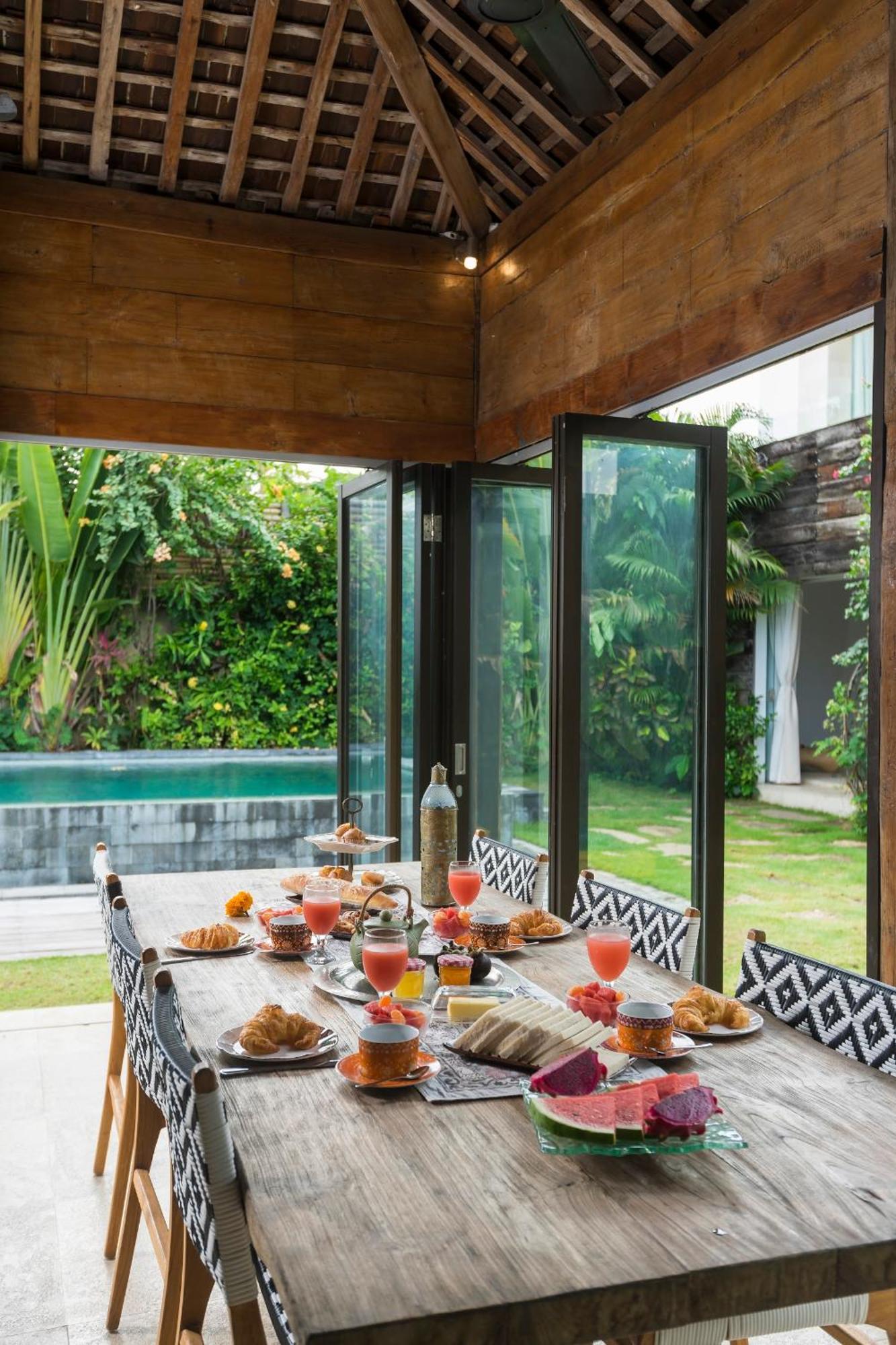 Elegant Villa Casabianca - Tropical Pool & Garden, Near Potato Head Beach Club! Seminyak  Luaran gambar